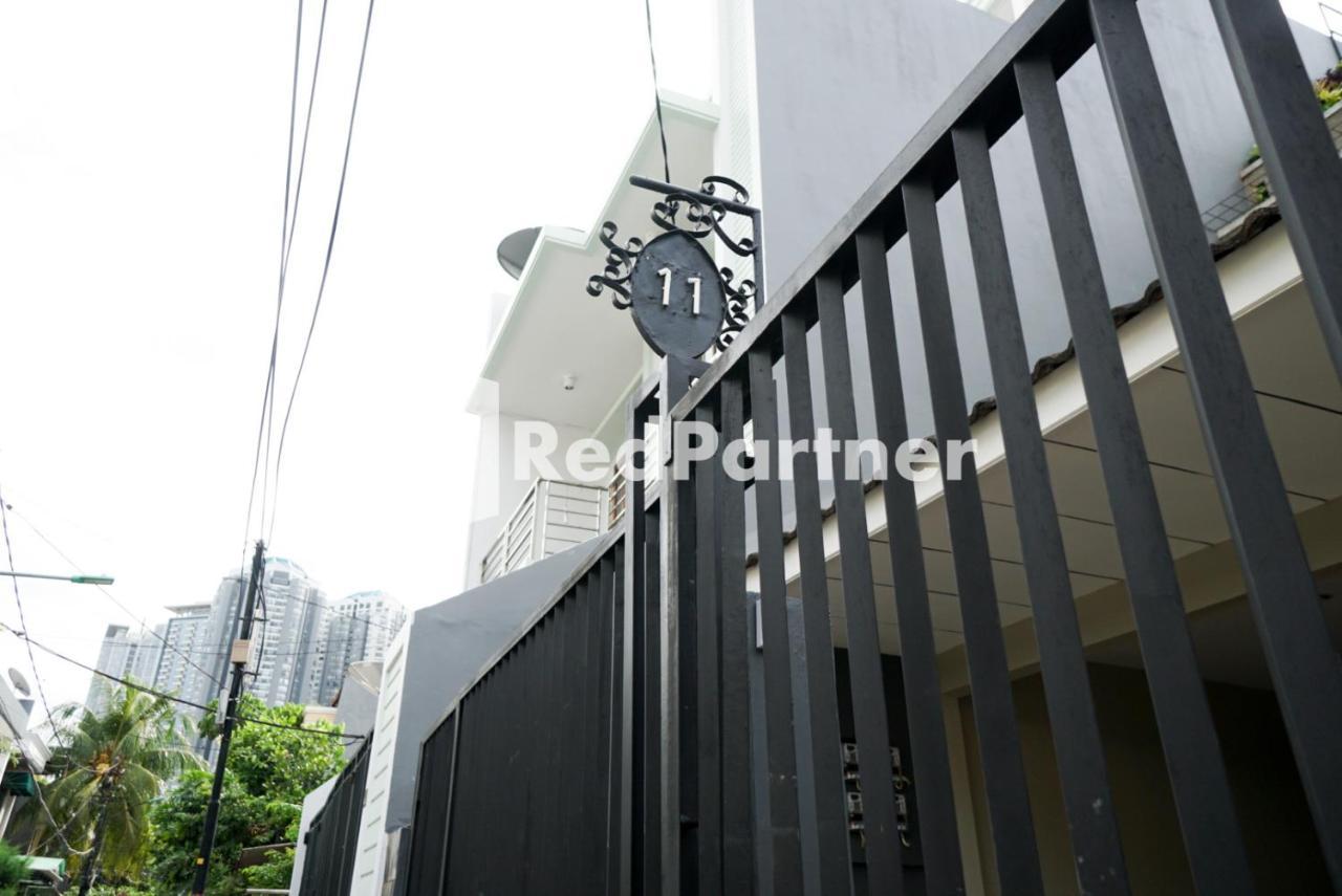 Tomang Gelong Guest House Syariah Mitra Reddoorz Джакарта Экстерьер фото